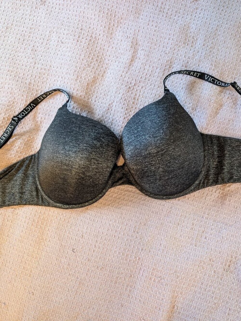 Victoria’s Secret 36DDD Black Textured Bra – GoodCondition